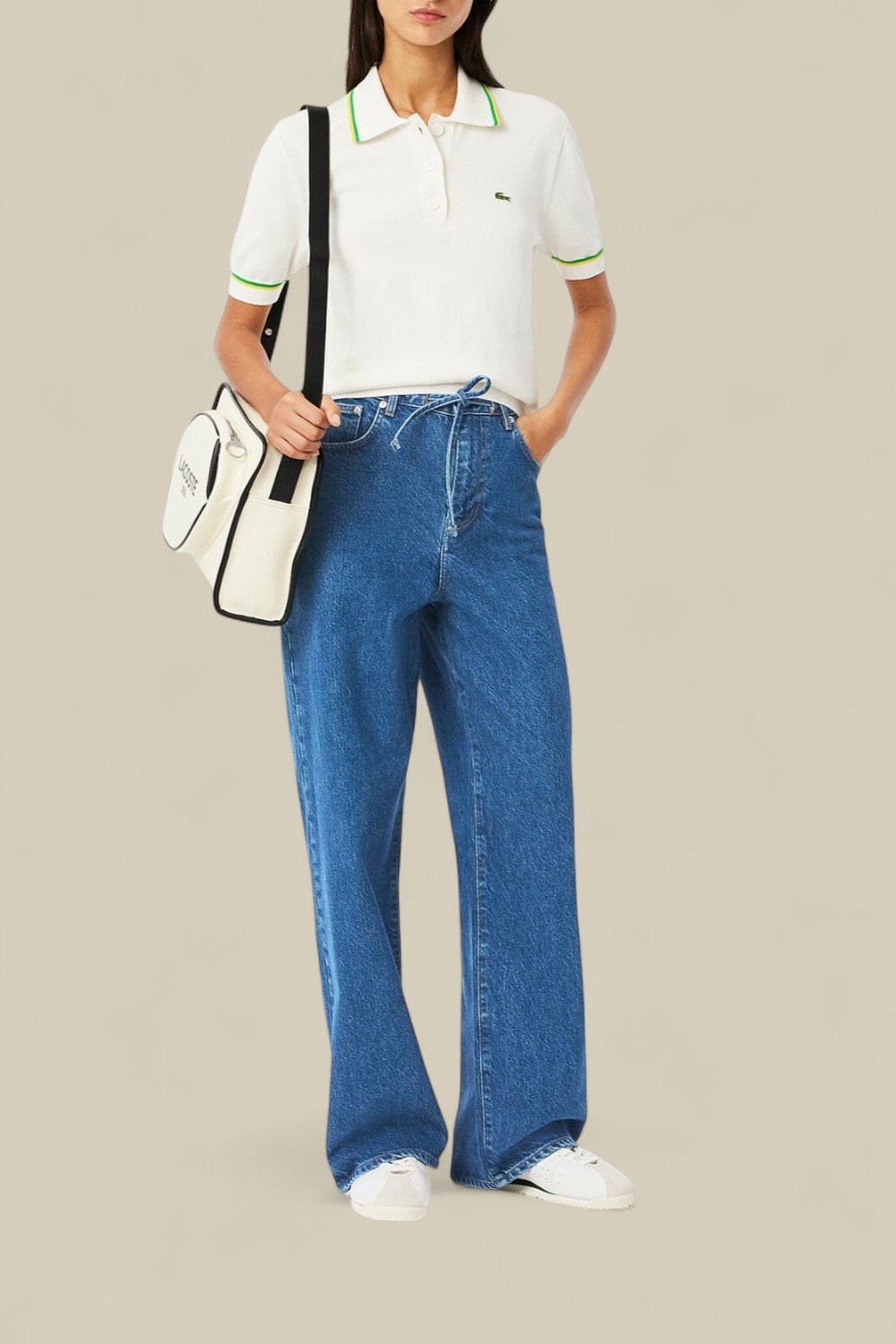 תמונת כל הלוק של מכנסי ג'ינס בגזרה רחבה